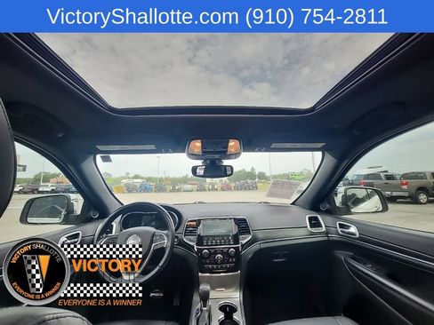 Certified 2022 Jeep Grand Cherokee Limited AWD/4WD image 4