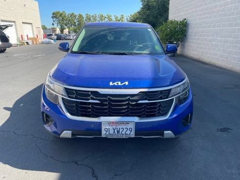 Used 2024 Kia Seltos LX AWD/4WD image 2