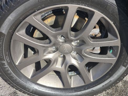 Used 2016 Jeep Renegade 75th Anniversary image 9