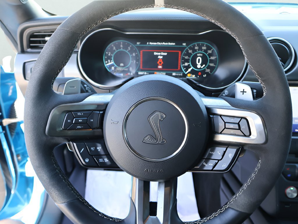 Used 2022 Ford Mustang Shelby GT500 w/ Technology Package RWD image 32