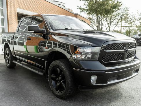 Used 2019 RAM 1500 Classic SLT w/ Black Appearance Group image 6
