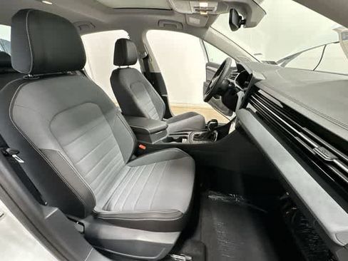 New 2026 Volkswagen Jetta SE FWD image 22
