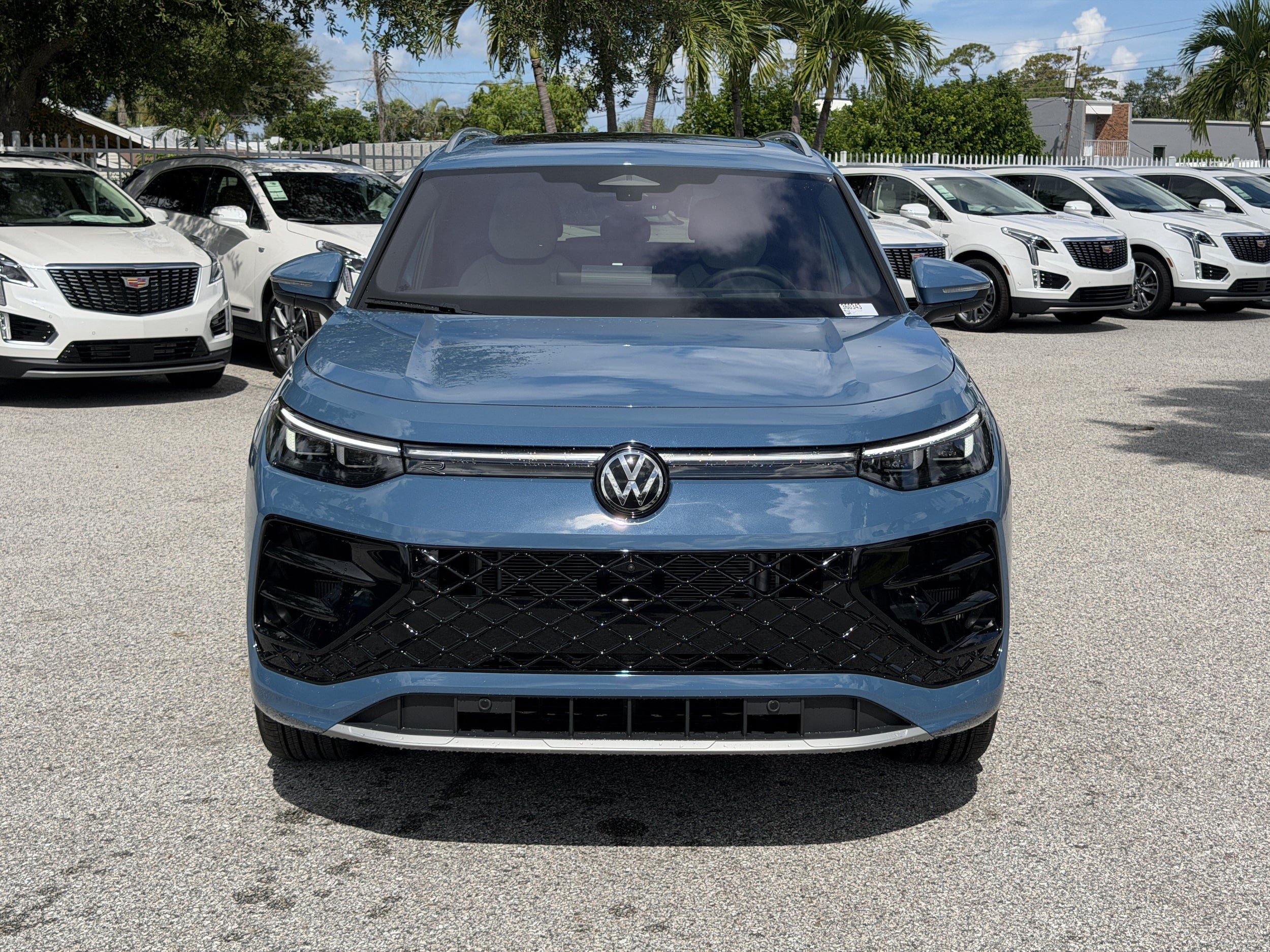 New 2026 Volkswagen Tiguan SEL R-Line AWD/4WD image 2