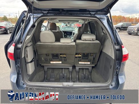 Used 2016 Toyota Sienna L image 41