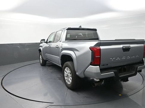 Used 2025 Toyota Tacoma SR5 AWD/4WD image 3