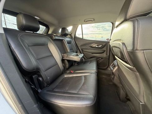 Used 2024 GMC Terrain SLT image 15