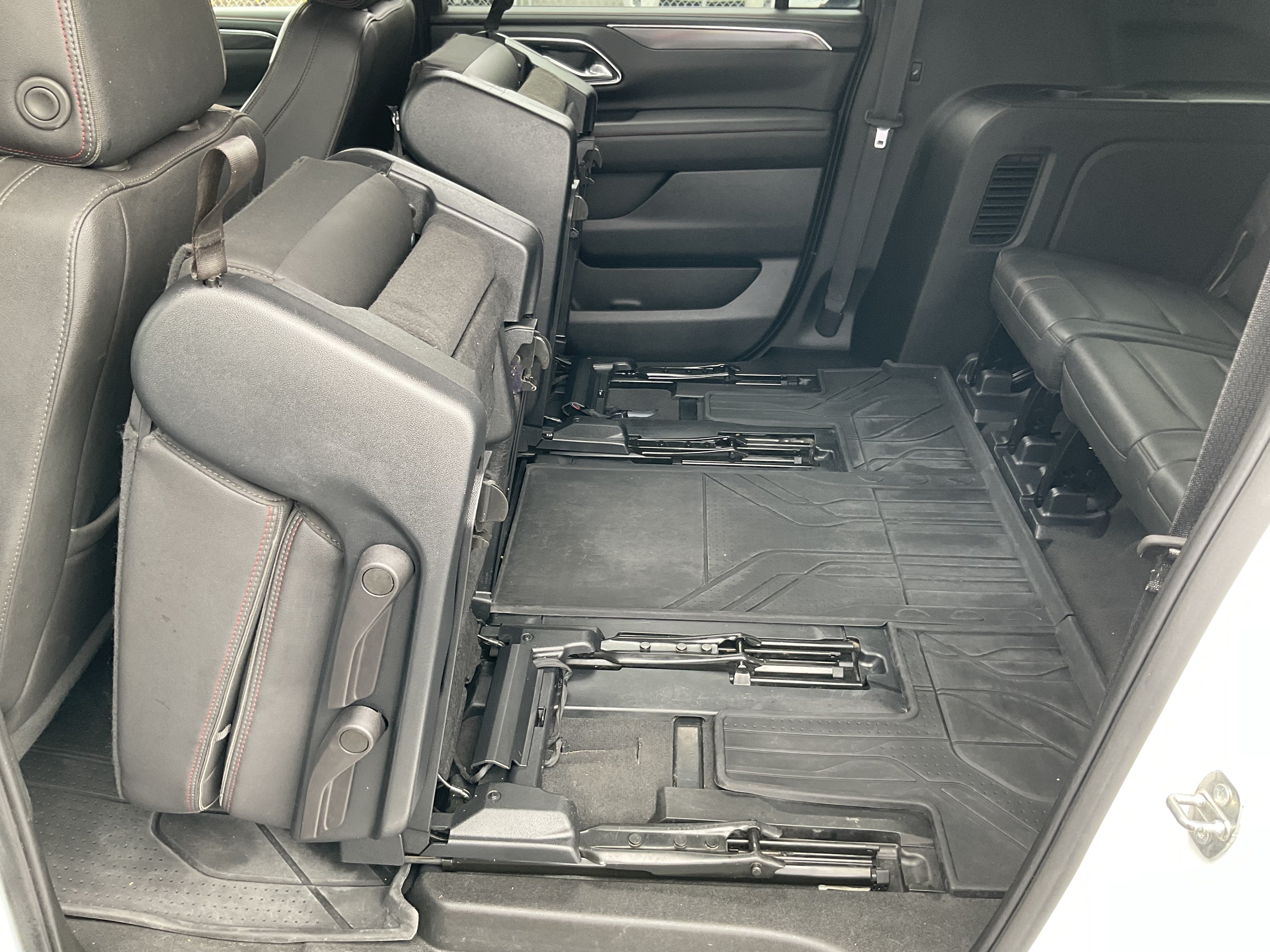 Used 2023 Chevrolet Suburban RST w/ Luxury Package AWD/4WD image 43