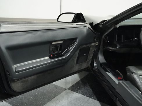 Used 1986 Chevrolet Corvette Convertible image 31