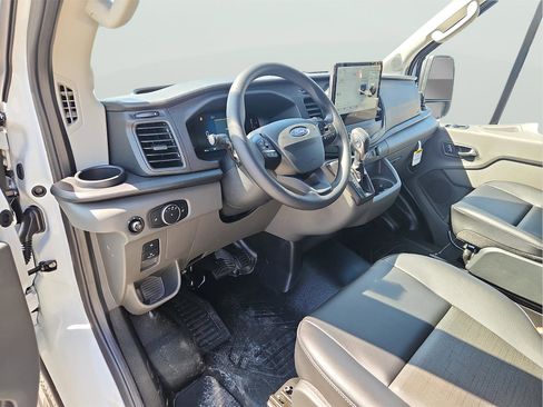 New 2026 Ford Transit 250 148 Medium Roof RWD image 5