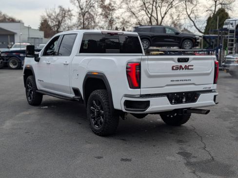 Used 2025 GMC Sierra 2500 AT4 w/ AT4 Premium Plus Package image 12
