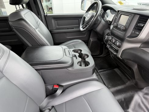 Used 2022 RAM 2500 Tradesman w/ Chrome Appearance Group AWD/4WD image 13