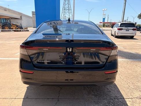 Used 2023 Honda Accord EX image 5