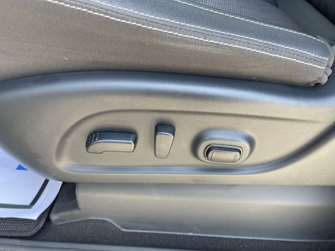 Used 2024 Nissan Titan SV w/ SV Convenience Package AWD/4WD image 35
