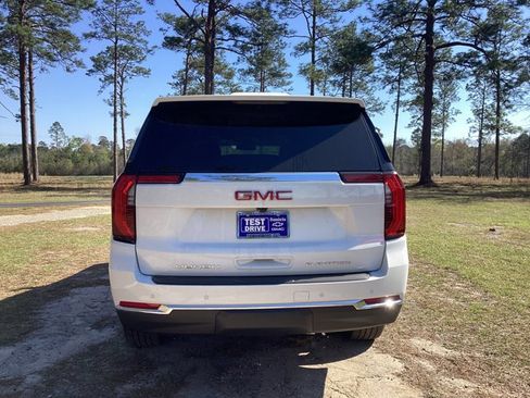 New 2026 GMC Yukon Elevation image 3