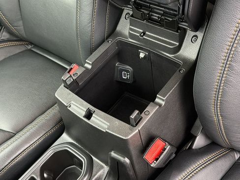 Used 2025 Jeep Wrangler Unlimited Sahara image 27