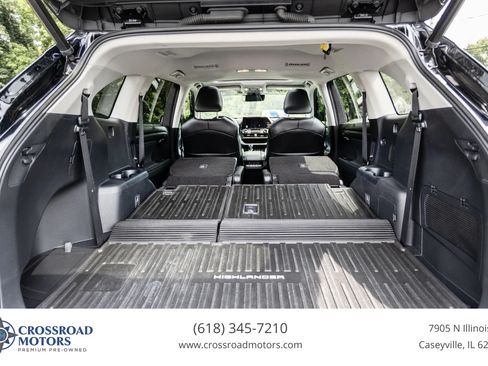 Used 2023 Toyota Highlander XLE AWD/4WD image 37