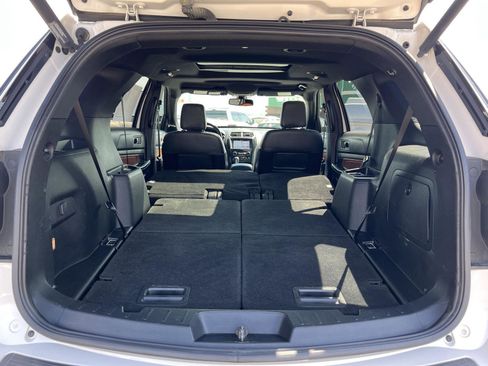 Used 2019 Ford Explorer XLT w/ Equipment Group 202A AWD/4WD image 51