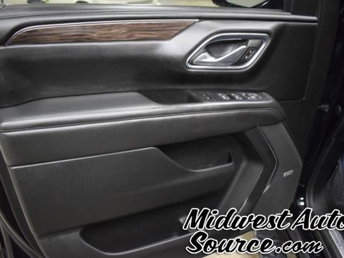 Used 2022 Chevrolet Tahoe Z71 w/ Z71 Off-Road Package image 11