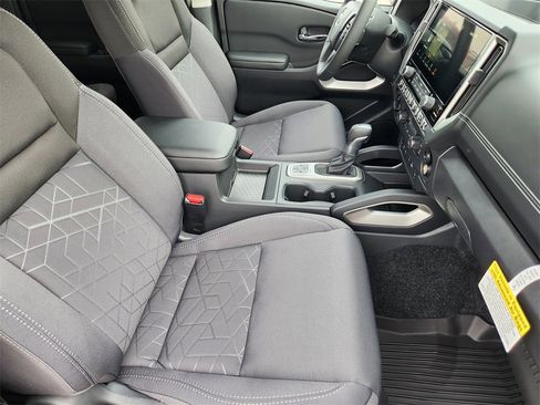 New 2026 Nissan Frontier SV image 9