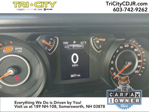 Used 2025 Jeep Wrangler Sport image 21