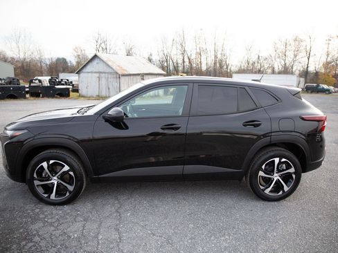 Certified 2024 Chevrolet Trax RS w/ Driver Confidence Package image 7