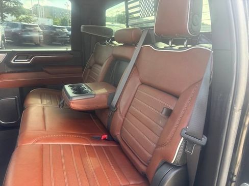 Used 2024 GMC Sierra 3500 Denali Ultimate AWD/4WD image 25