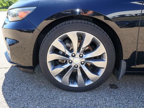 Used 2016 Chevrolet Malibu Premier FWD image 29
