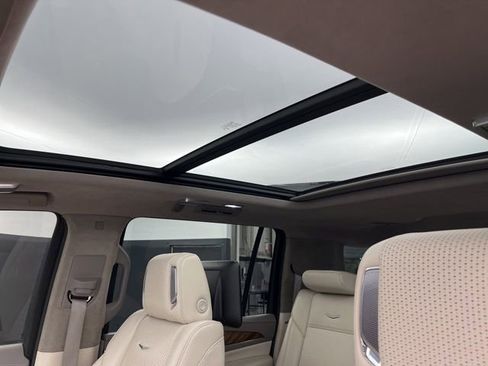 Used 2024 Cadillac Escalade ESV Sport Platinum image 11