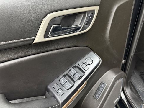 Used 2019 GMC Yukon XL Denali AWD/4WD image 20