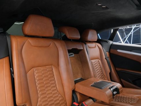 Used 2019 Lamborghini Urus AWD/4WD image 26