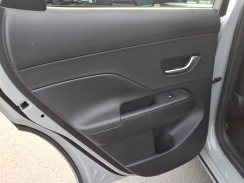 Certified 2024 Hyundai Kona Limited FWD image 18
