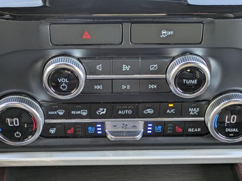 Used 2023 Ford Expedition Max Limited image 25