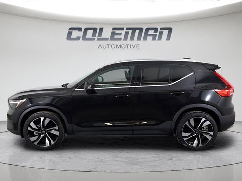 Used 2023 Volvo XC40 B5 Plus w/ Protection Package Premier image 18