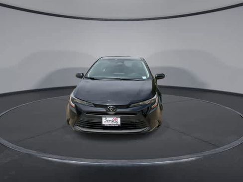 Used 2023 Toyota Corolla LE FWD image 7
