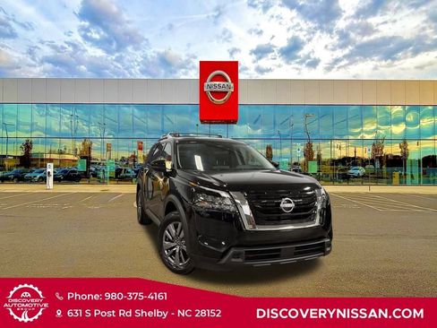 Certified 2025 Nissan Pathfinder SV image 1