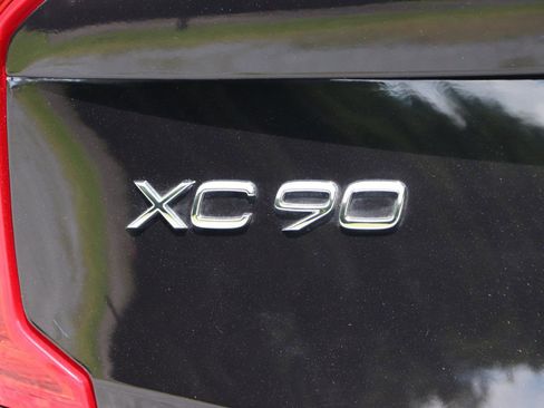 Used 2023 Volvo XC90 T8 Ultimate AWD/4WD image 5