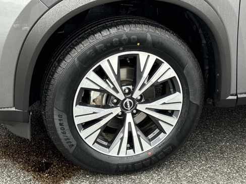 Used 2023 Nissan Rogue SV image 7