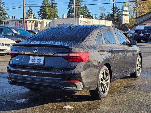 Used 2024 Volkswagen Jetta Sport image 8