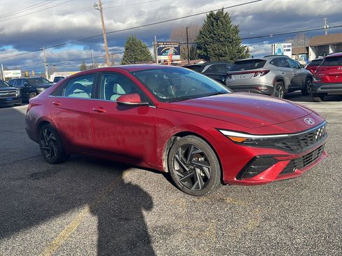 Certified 2024 Hyundai Elantra Limited image 7