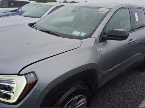 Used 2025 GMC Terrain Elevation AWD/4WD image 1