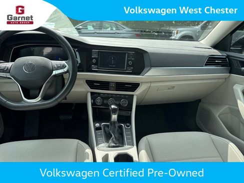Used 2024 Volkswagen Jetta SE w/ Panoramic Sunroof Package FWD image 13