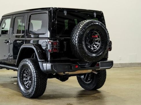 Used 2022 Jeep Wrangler Unlimited Sahara AWD/4WD image 40