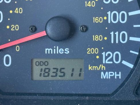 Used 2000 Mitsubishi Montero Sport XLS image 14