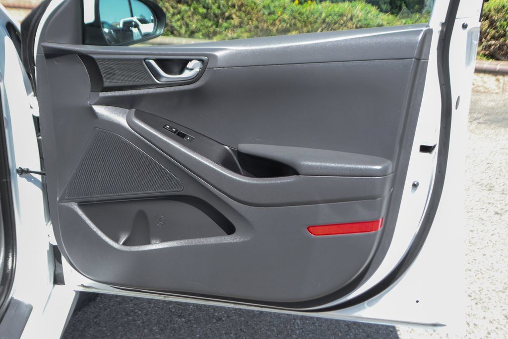 Used 2019 Hyundai Ioniq Electric FWD image 37