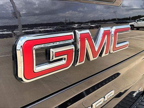 Used 2026 GMC Sierra 1500 SLT RWD image 31