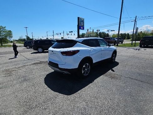 Used 2024 Chevrolet Blazer LT w/ Convenience Package FWD image 30