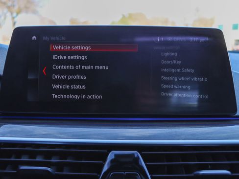 Used 2018 BMW 530i xDrive image 36