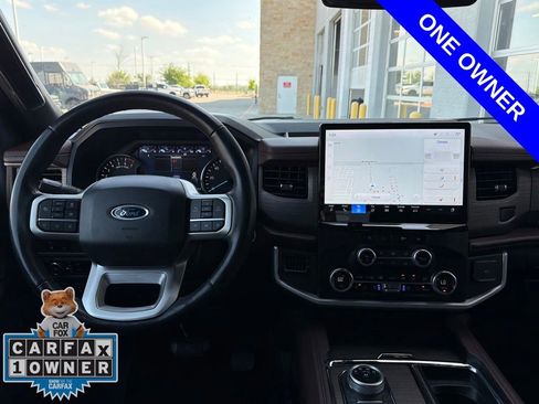 Used 2024 Ford Expedition Limited image 7