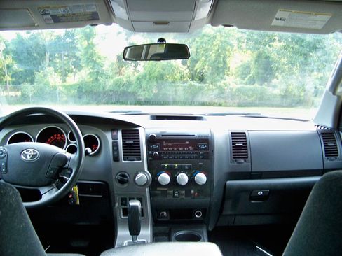Used 2010 Toyota Tundra 4x4 Double Cab image 17