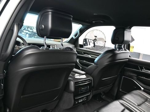 Used 2022 Jeep Wagoneer Series III RWD image 34